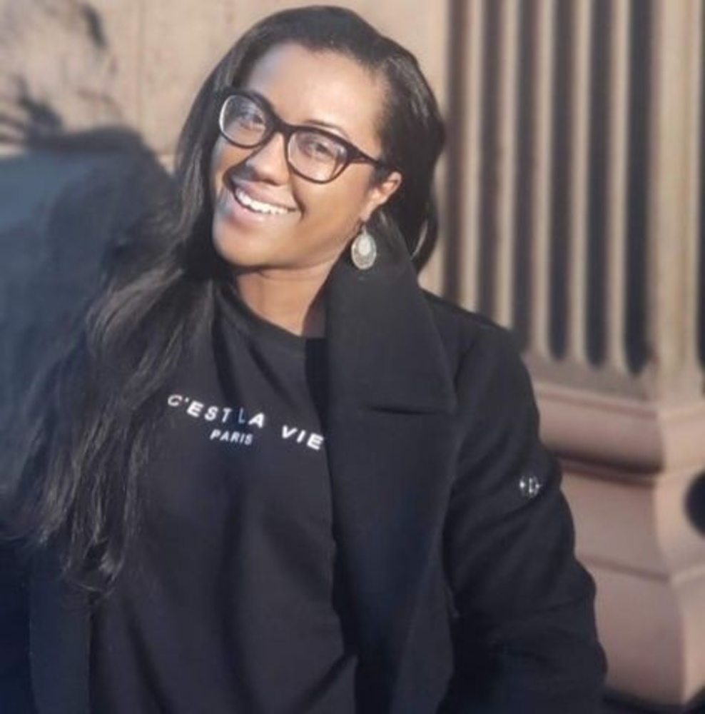 Meet your Posher, Danielle